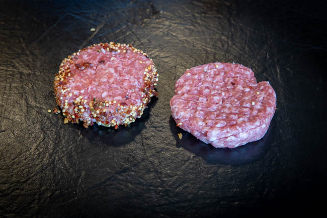 Steak und Fleisch vom Grill in der Auslage
